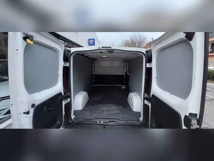 Renault Trafic Furgón 2.0 150CV foto 4